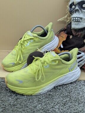 Hoka Arahi 6 Women's Size 9.5B Running Walking Casual Comfort Shoes